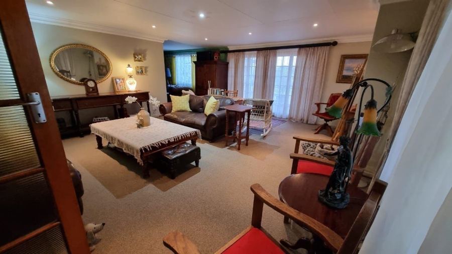 5 Bedroom Property for Sale in Kellys View Free State